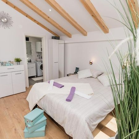 Studio Apartment Harmony Np Krka Lozovac Kültér fotó