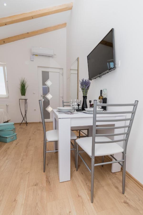 Studio Apartment Harmony Np Krka Lozovac Kültér fotó