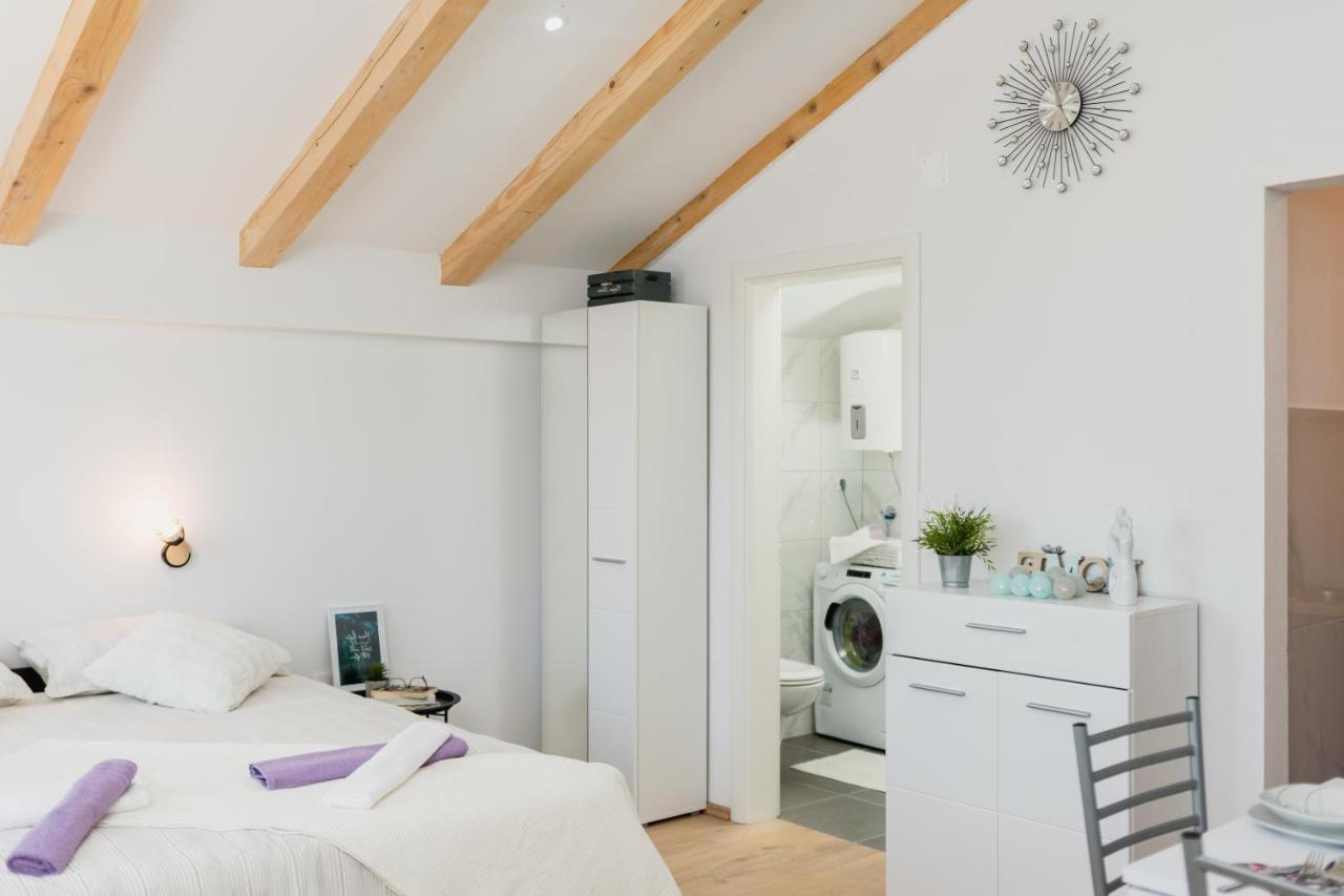 Studio Apartment Harmony Np Krka Lozovac Kültér fotó