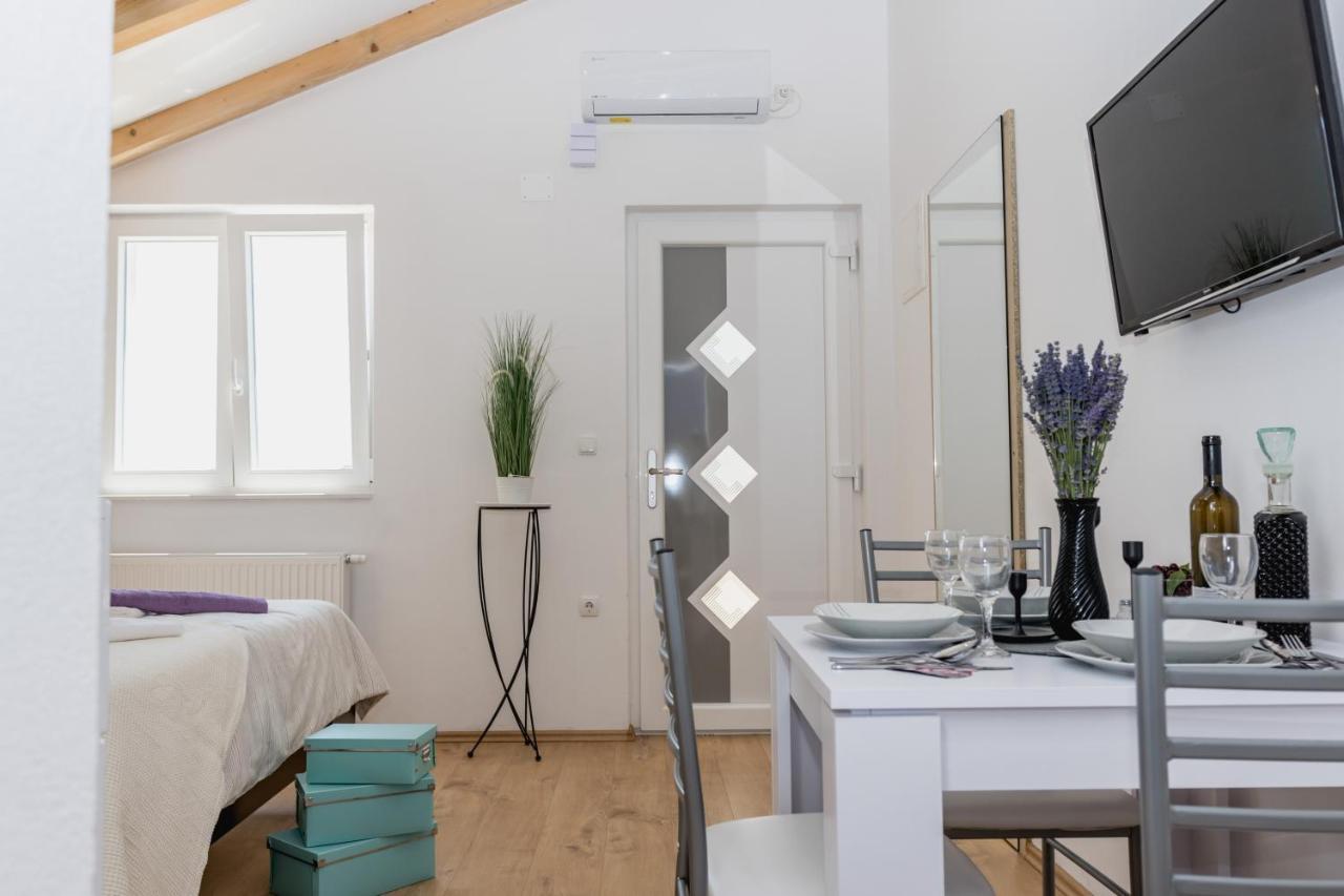 Studio Apartment Harmony Np Krka Lozovac Kültér fotó
